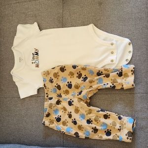 Carter's Bodysuit and pants set Size 6 months